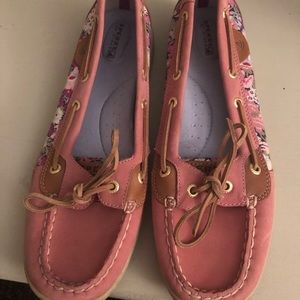 Size 10 women’s Sperry’s